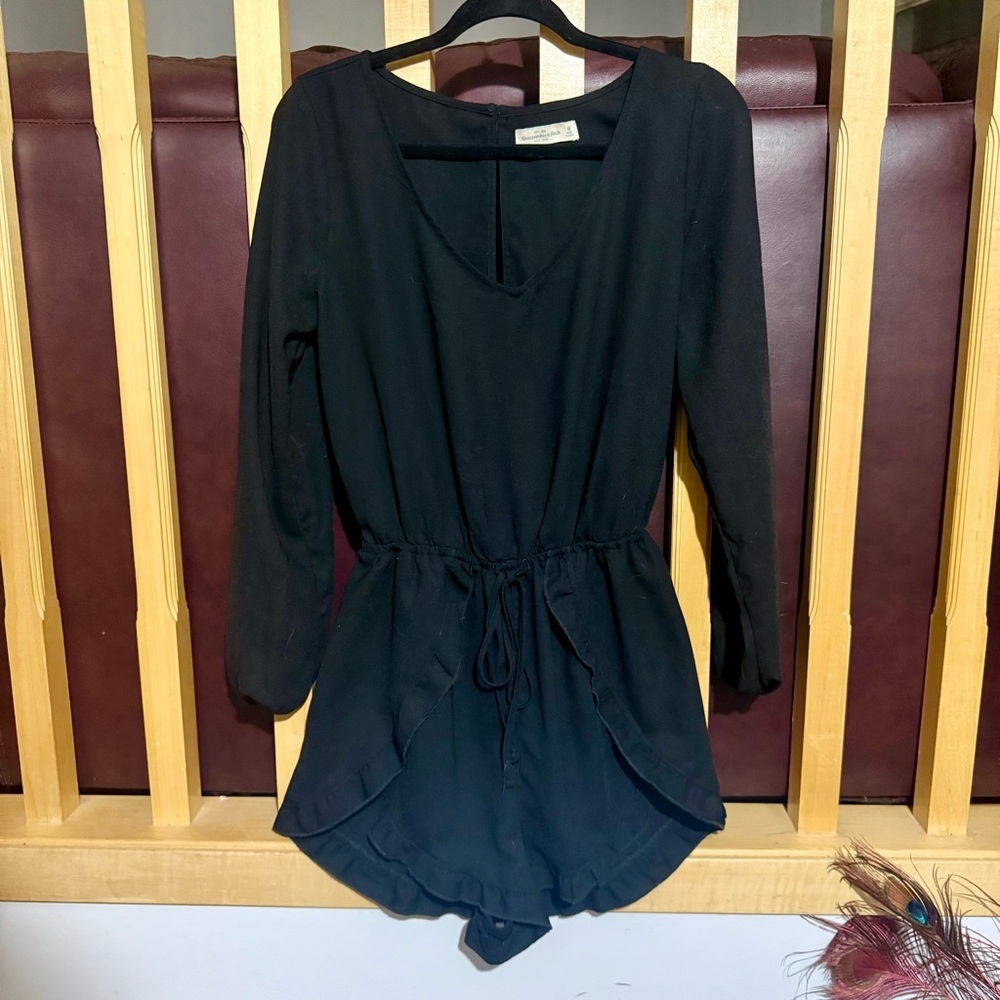 🌻Abercrombie & Fitch Black Romper